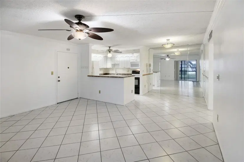 Picture of 9926 S Belfort Cir 106, Tamarac FL 33321