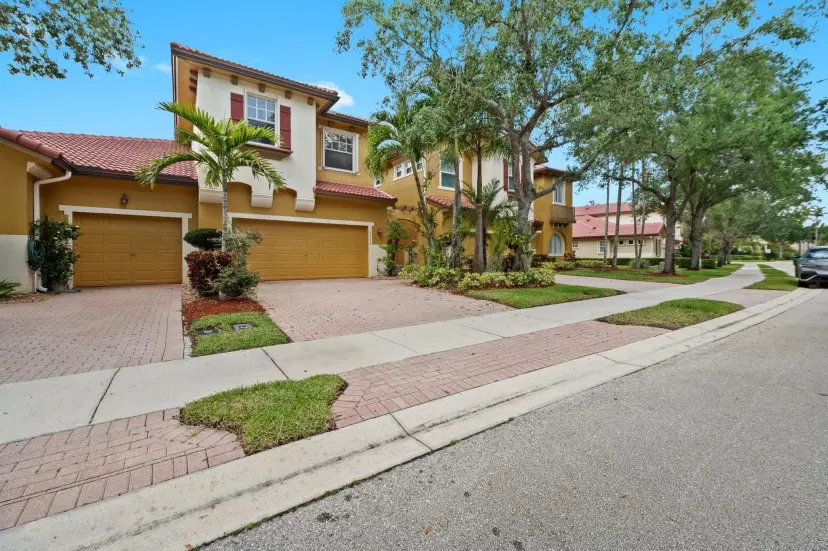 Picture of 5758 NW 119Th Ter 5758, Coral Springs FL 33076