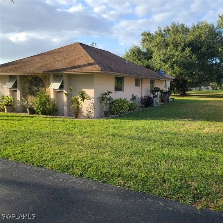 Picture of 215 Oaklawn Ct, Lehigh Acres, FL 33936