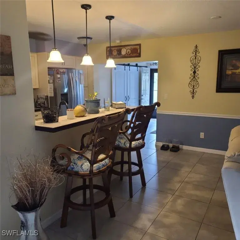Picture of 215 Oaklawn Ct, Lehigh Acres, FL 33936
