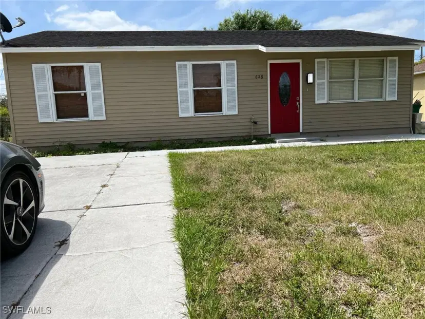 Picture of 628 Hope Cir, Immokalee FL 34142