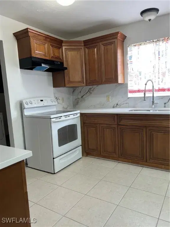 Picture of 628 Hope Cir, Immokalee FL 34142
