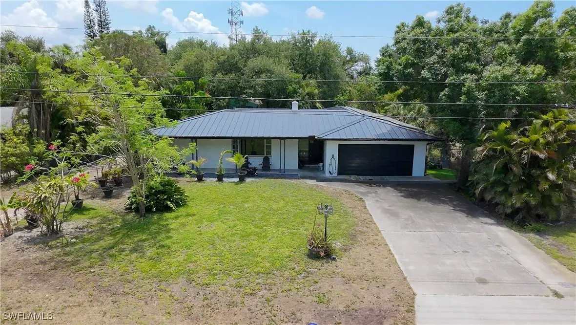 Picture of 3390 E Riverside Dr, Fort Myers, FL 33916