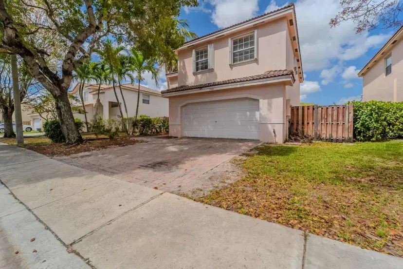 Picture of 1568 SW 106Th Ave, Pembroke Pines FL 33025