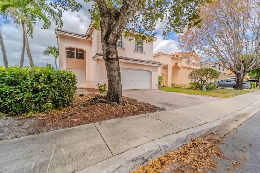 Picture of 1568 SW 106Th Ave, Pembroke Pines FL 33025