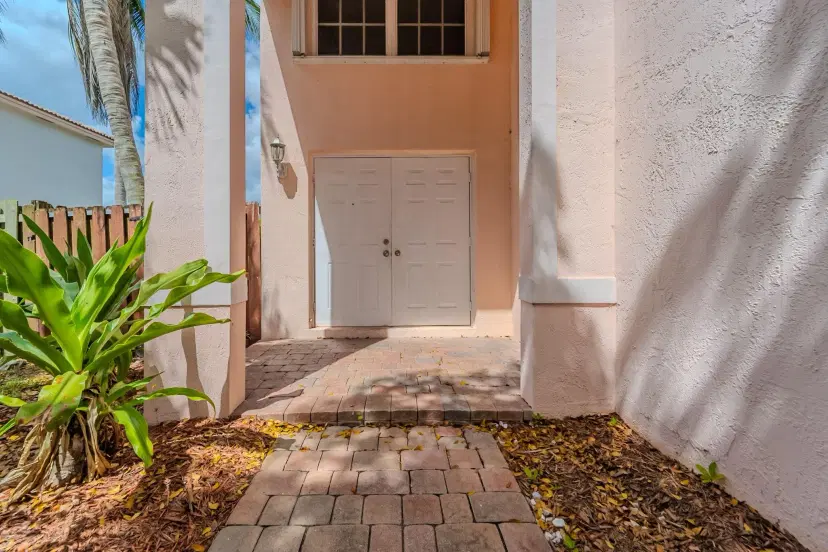 Picture of 1568 SW 106Th Ave, Pembroke Pines FL 33025