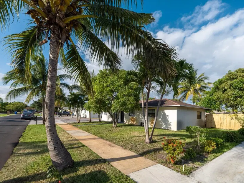 Picture of 510 S 13Th Ct, Lantana FL 33462