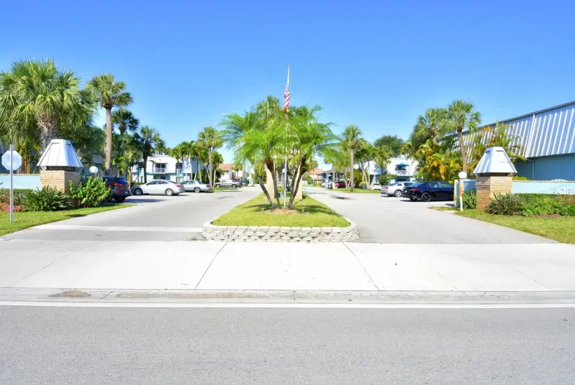 Picture of 950 S Kanner Highway Th9, Stuart FL 34994