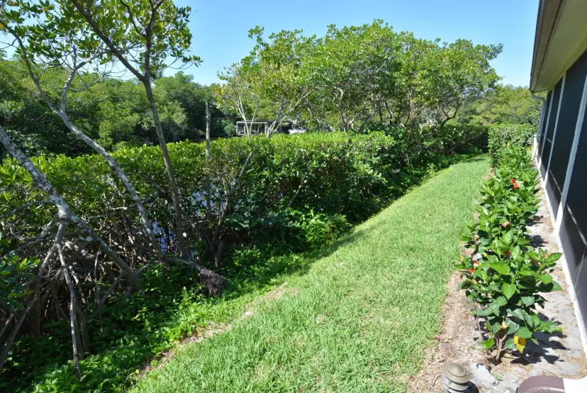 Picture of 950 S Kanner Highway Th9, Stuart FL 34994