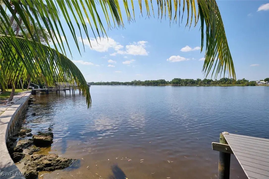 Picture of 2212 River Pine Dr, Fort Myers, FL 33905