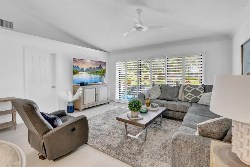 Picture of 603 Club Drive 603, Palm Beach Gardens FL 33418
