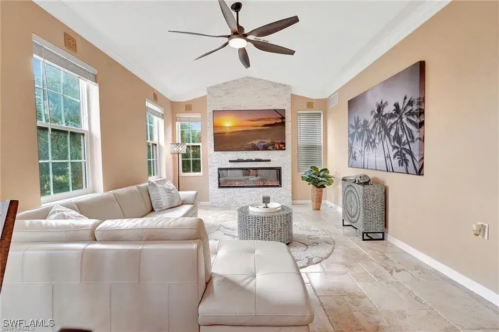 Picture of 1818 Concordia Lake Cir 1810, Cape Coral, FL 33909
