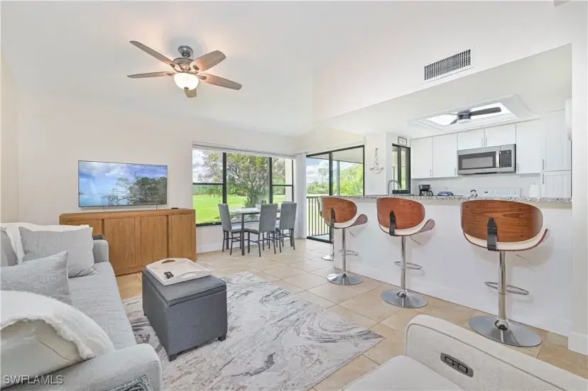 Picture of 5530 Trailwinds Dr 726, Fort Myers FL 33907