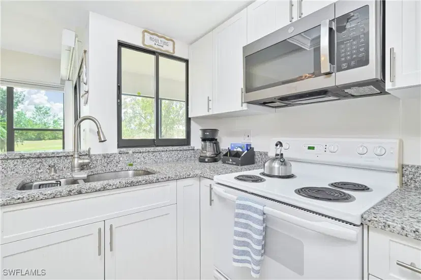 Picture of 5530 Trailwinds Dr 726, Fort Myers FL 33907