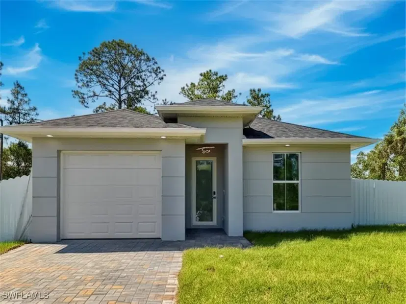 Picture of 924 Berg St E, Lehigh Acres FL 33974