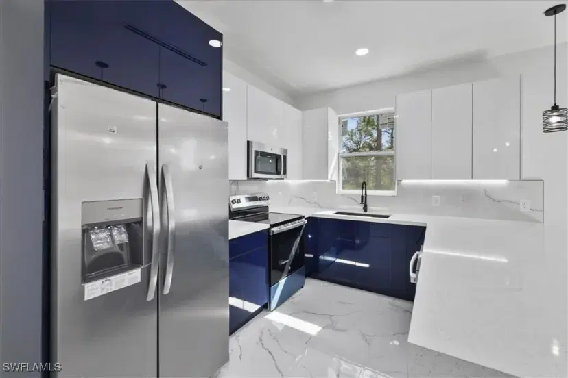 Picture of 924 Berg St E, Lehigh Acres FL 33974