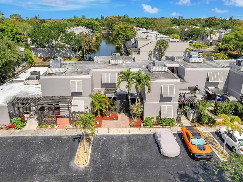 Picture of 1521 NW 113Th Ter, Pembroke Pines FL 33026