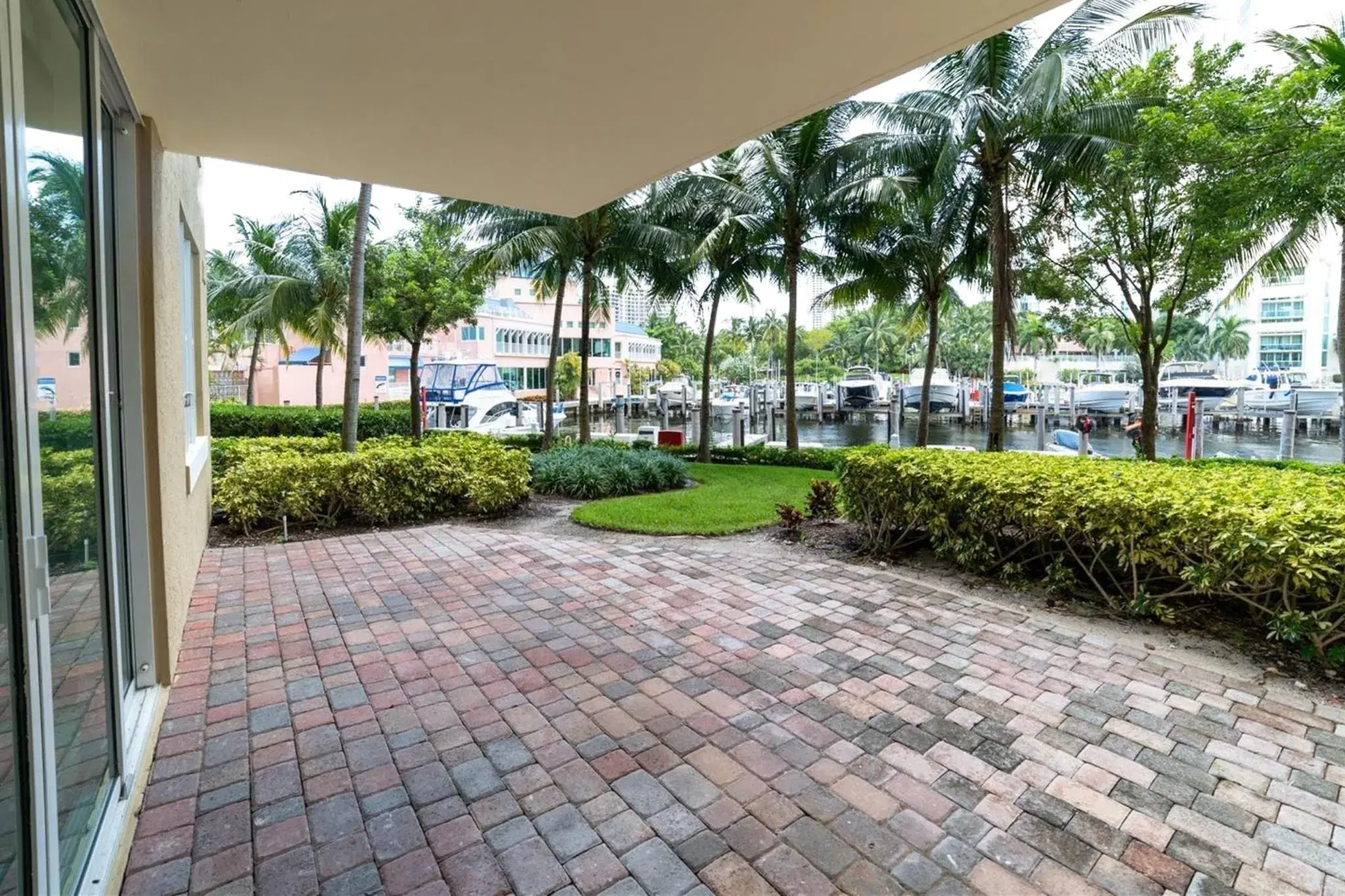 Picture of 3340 NE 190Th St 108, Aventura, FL 33180