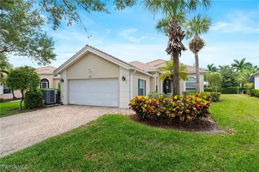 Picture of 2282 Heydon Cir W, Naples FL 34120