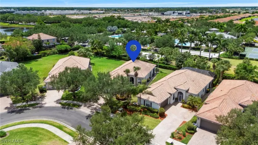 Picture of 2282 Heydon Cir W, Naples FL 34120