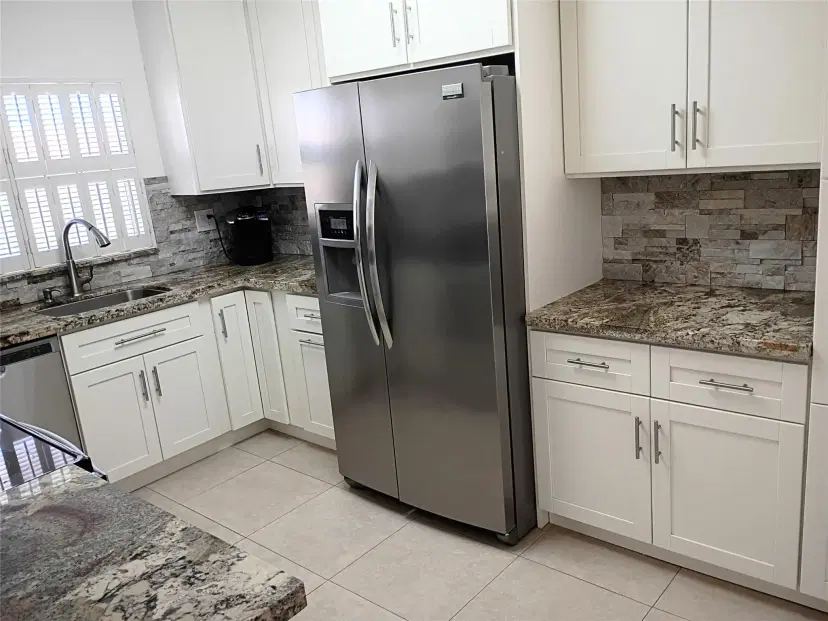 Picture of 9481 Sunrise Lakes Blvd 307, Sunrise FL 33322