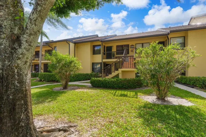 Picture of 4705 Lucerne Lakes Blvd 203, Lake Worth FL 33467