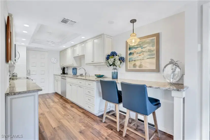 Picture of 2400 Gulf Shore Blvd N 203, Naples FL 34103