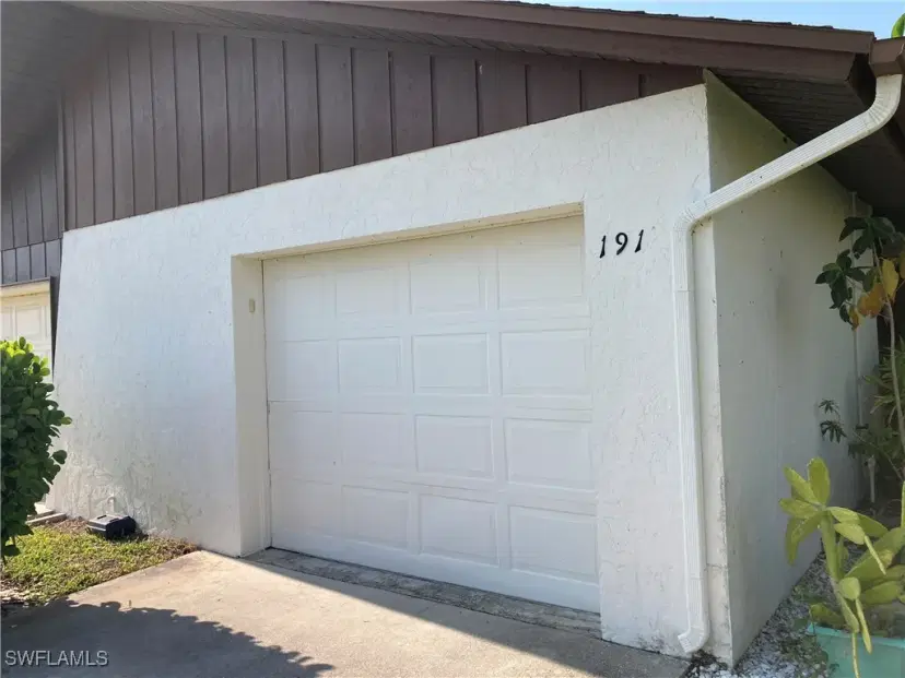 Picture of 191 Round Key Cir D2, Naples FL 34112