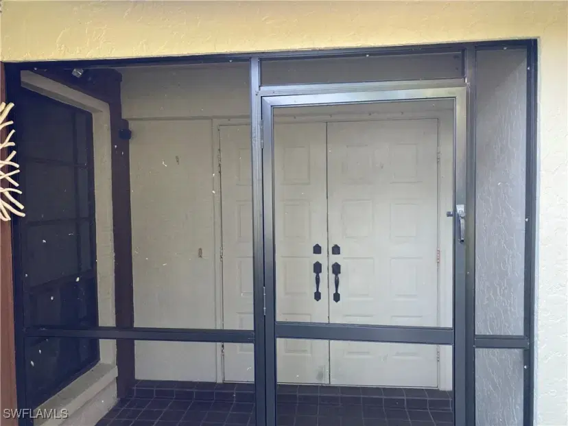 Picture of 191 Round Key Cir D2, Naples FL 34112