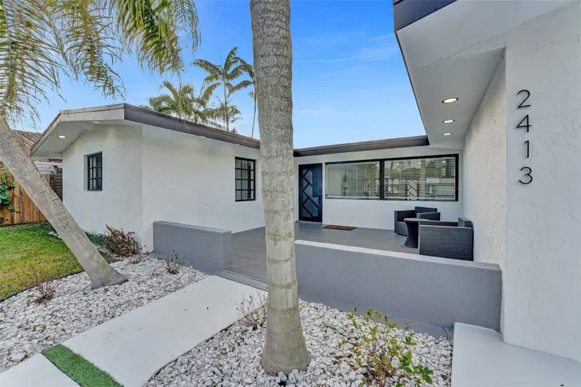 Picture of 2413 Gulfstream Ln, Fort Lauderdale FL 33312