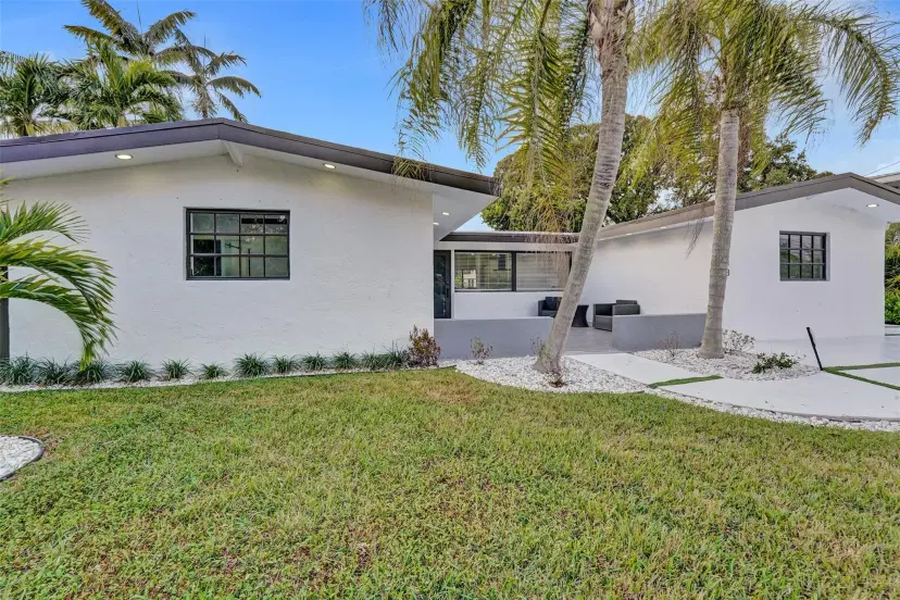 Picture of 2413 Gulfstream Ln, Fort Lauderdale FL 33312