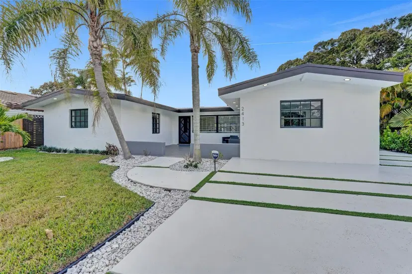 Picture of 2413 Gulfstream Ln, Fort Lauderdale FL 33312