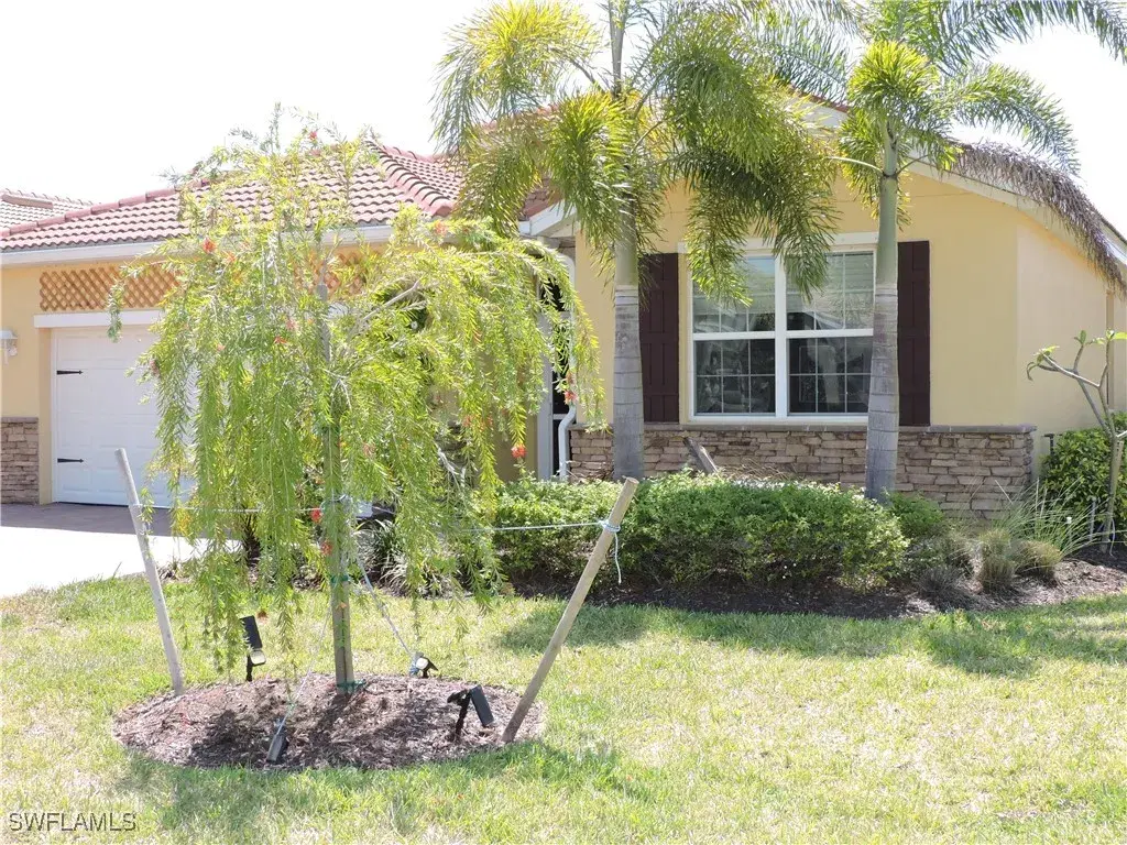 Picture of 15165 Yellow Wood Dr, Alva, FL 33920
