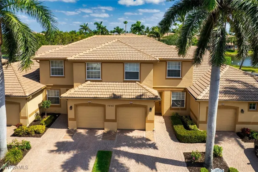 Picture of 7840 Lake Sawgrass Loop 4013, Fort Myers, FL 33907