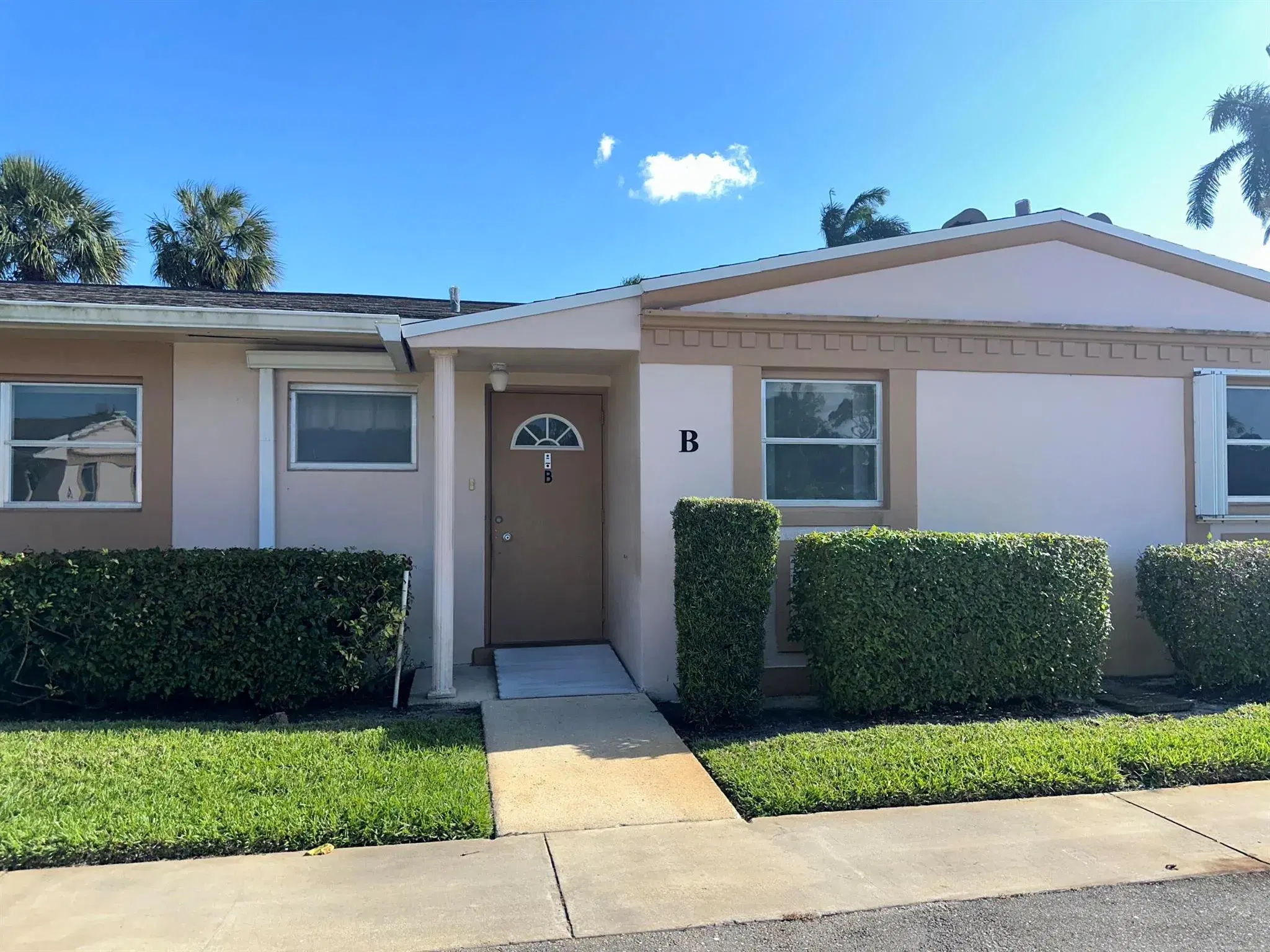 Picture of 2511 W Dudley Drive B, West Palm Beach, FL 33415