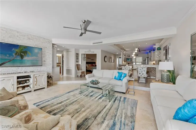 Picture of 504 La Peninsula Blvd 504, Naples FL 34113