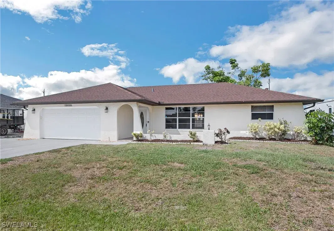 Picture of 18420 Holly Rd, Fort Myers, FL 33967