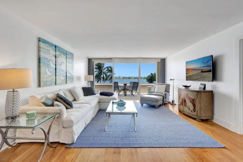 Picture of 130 Lakeshore Drive 222, North Palm Beach FL 33408