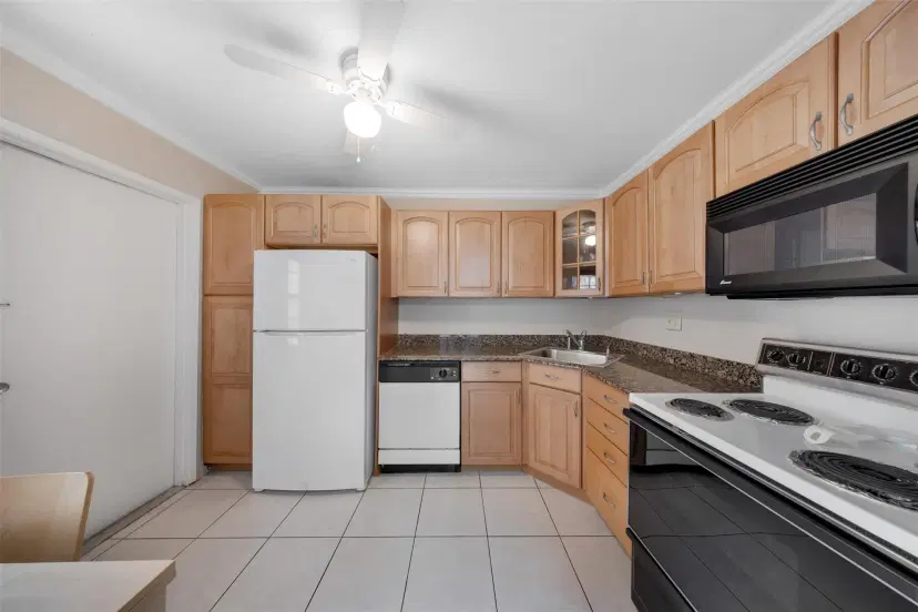 Picture of 2601 S Course Dr 108, Pompano Beach FL 33069