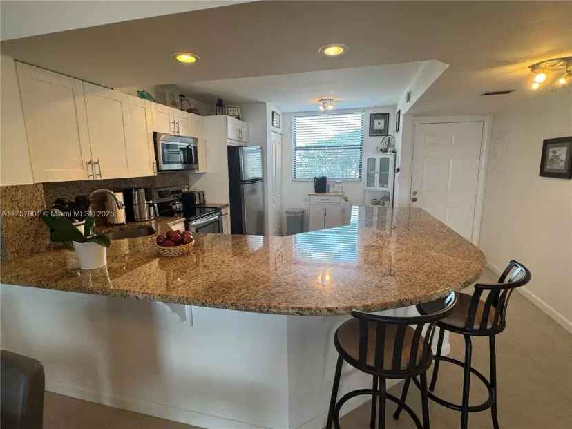 Picture of 115 Lake Emerald Drive 210, Oakland Park FL 33309