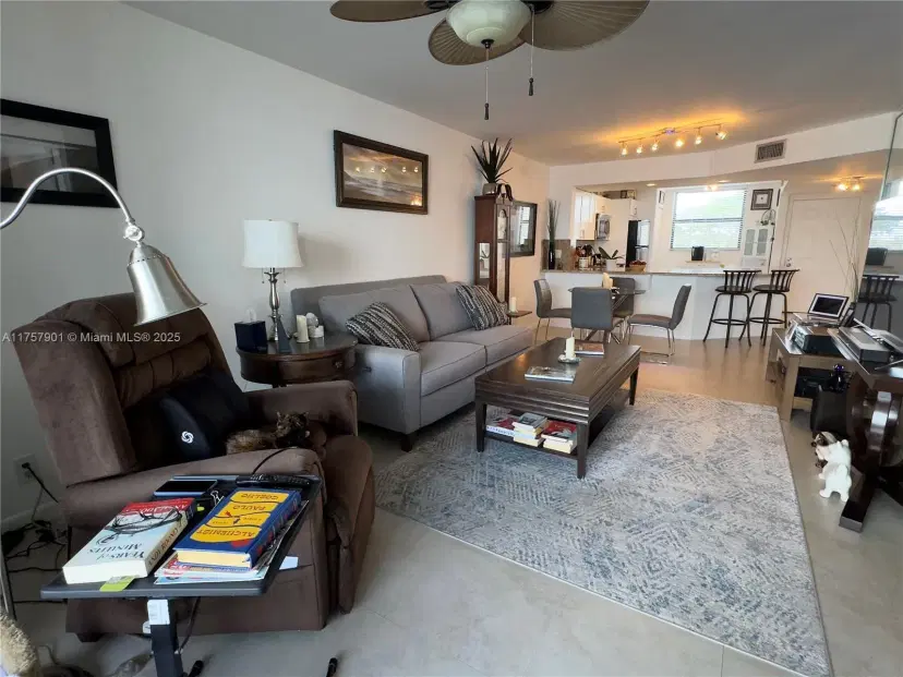 Picture of 115 Lake Emerald Drive 210, Oakland Park FL 33309