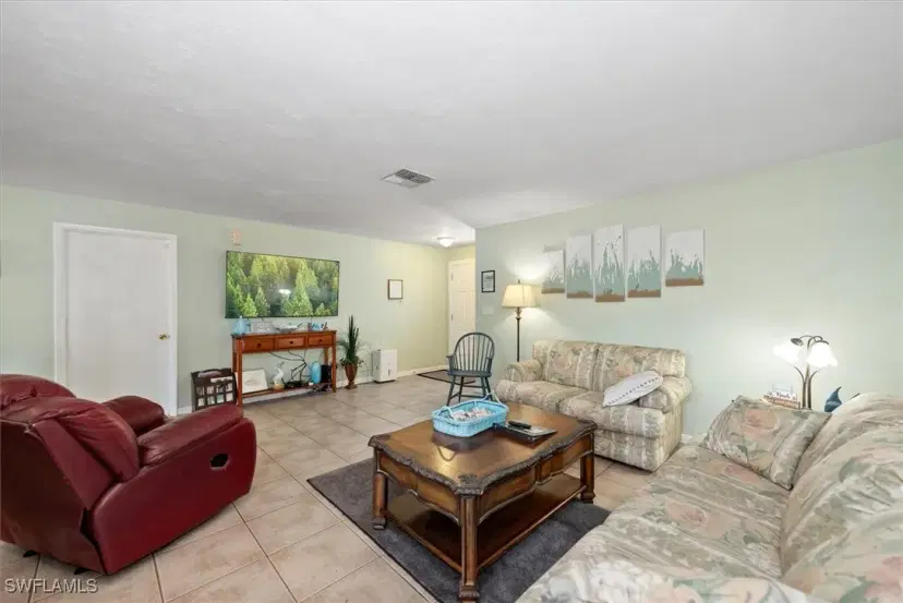 Picture of 10746 Lemontree Ct, Lehigh Acres FL 33936