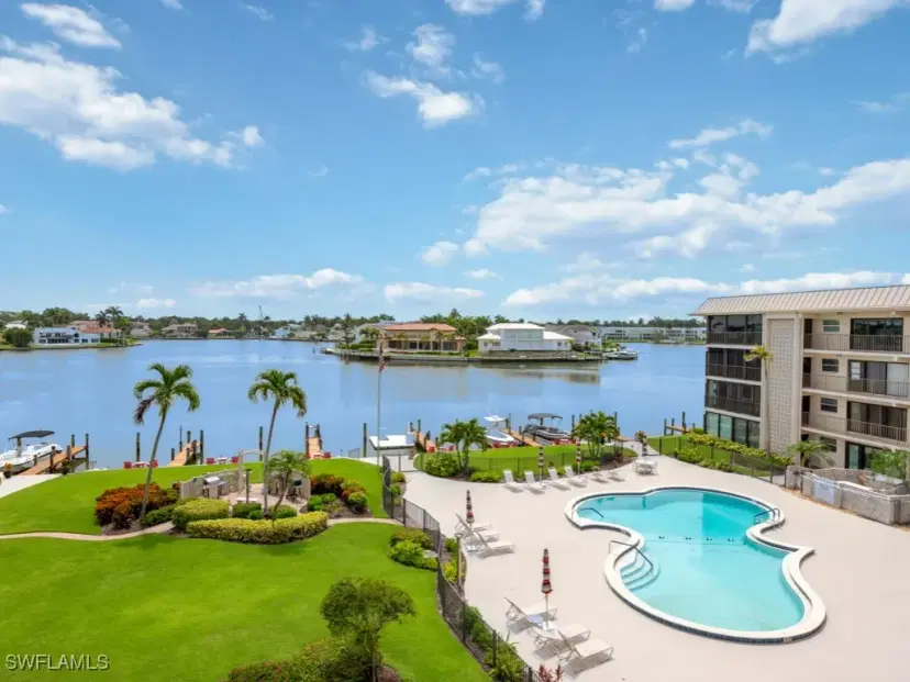 Picture of 3200 Gulf Shore Blvd N 105, Naples FL 34103