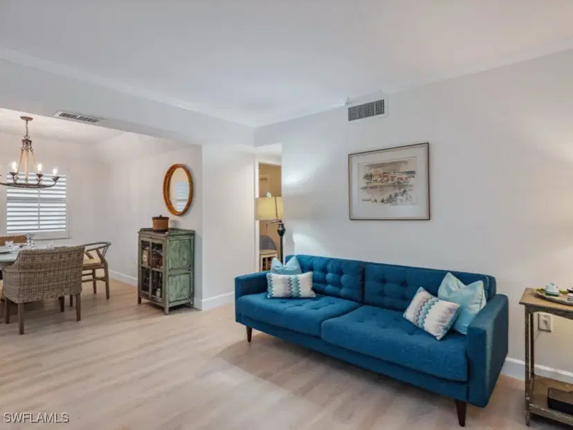 Picture of 3200 Gulf Shore Blvd N 105, Naples FL 34103
