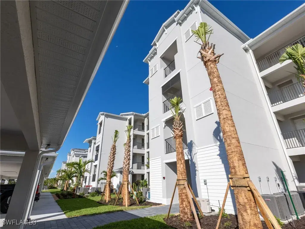 Picture of 5807 Double Eagle Cir 4615, Other, FL 34142