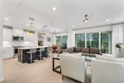 Picture of 2560 Seychelles Dr 1004, Naples, FL 34112