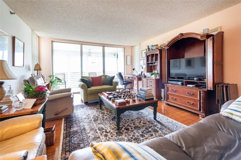 Picture of 3507 Oaks Way 909, Pompano Beach FL 33069