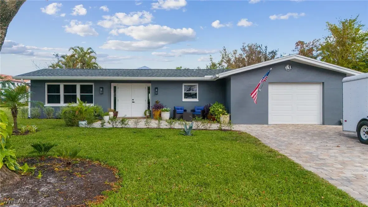Picture of 1121 Vesper Dr, Fort Myers, FL 33901