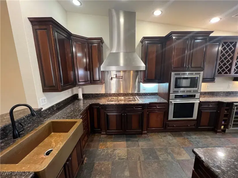 Picture of 280 W Naomi Dr 1, Naples FL 34104