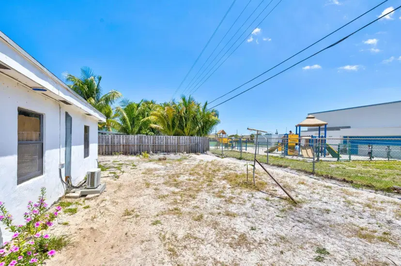 Picture of 1000 NE 52Nd Ct, Deerfield Beach FL 33064